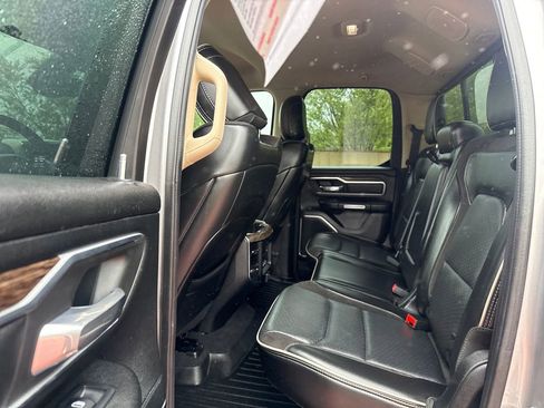 Used 2019 RAM 1500 Laramie AWD/4WD image 19