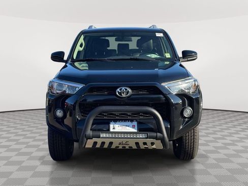 Used 2017 Toyota 4Runner SR5 AWD/4WD image 2