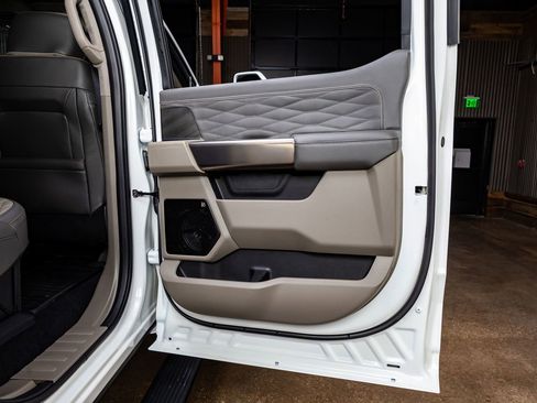 Used 2026 Ford F450 Platinum w/ Platinum Plus Package image 38