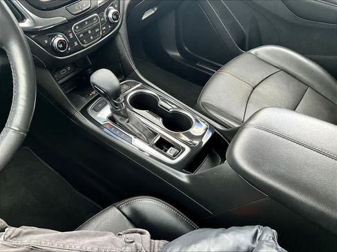 Used 2022 Chevrolet Equinox Premier image 19