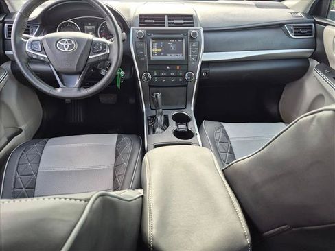 Used 2015 Toyota Camry SE FWD image 16