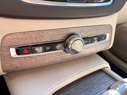 Certified 2022 Volvo XC90 T6 Inscription w/ Advanced Package image 18