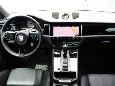 Used 2024 Porsche Macan S image 22