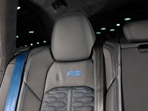 Used 2025 Audi RS 6 performance w/ Blue RS Design Package Plus image 36