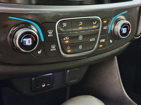 Used 2023 Chevrolet Traverse LT AWD/4WD image 18
