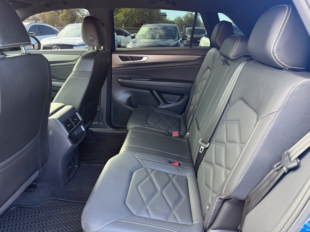 Used 2025 Volkswagen Atlas Cross Sport SE FWD image 10