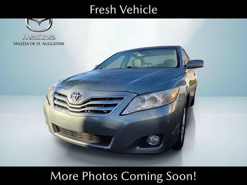 Used 2010 Toyota Camry XLE w/ Leather Pkg FWD image 1