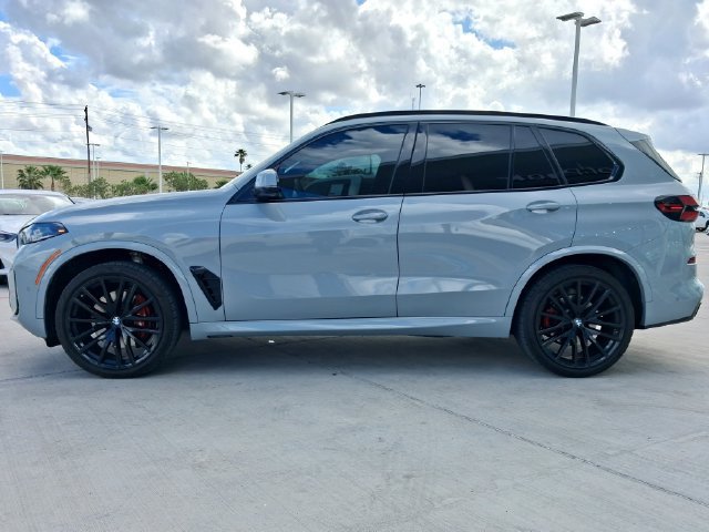 Used 2026 BMW X5 sDrive40i w/ M Sport Package RWD image 3