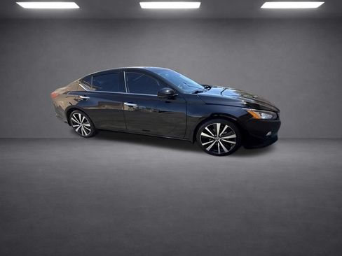 Used 2020 Nissan Altima 2.5 Platinum FWD image 22