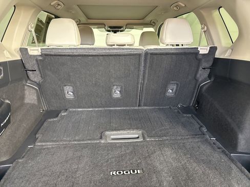 Used 2023 Nissan Rogue SL w/ SL Premium Package image 23