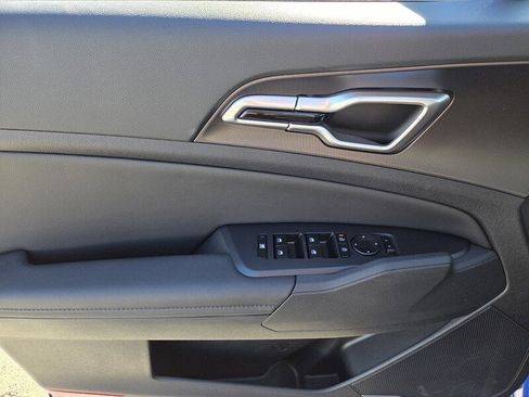 New 2026 Kia Sportage EX w/ EX Panorama Roof Package FWD image 10