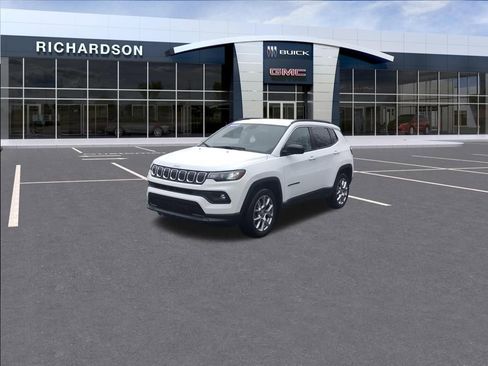 Used 2022 Jeep Compass Latitude AWD/4WD image 1