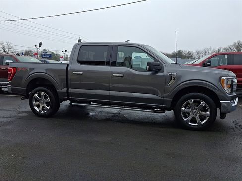 Used 2022 Ford F150 XLT w/ Equipment Group 302A High image 8