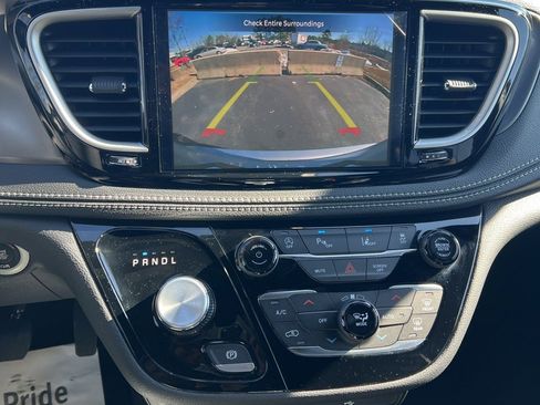 New 2026 Chrysler Pacifica Select AWD/4WD image 23