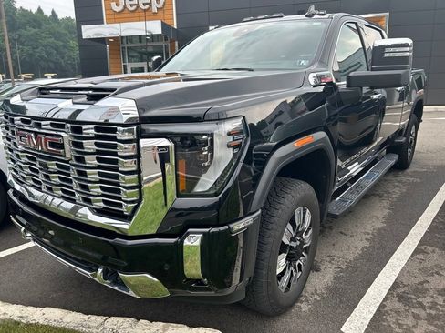 Used 2025 GMC Sierra 2500 Denali w/ Denali Reserve Package AWD/4WD image 3