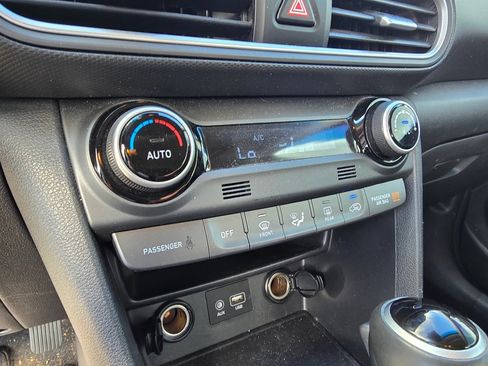 Used 2018 Hyundai Kona Limited image 22