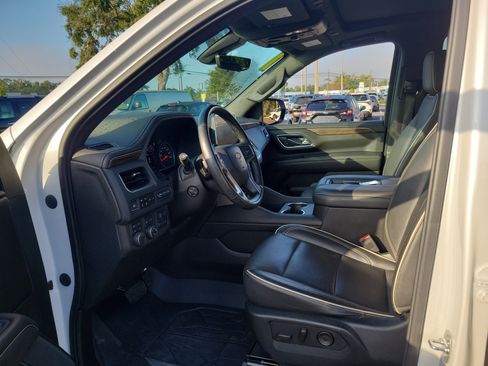 Used 2021 Chevrolet Tahoe Premier w/ Premium Package image 21