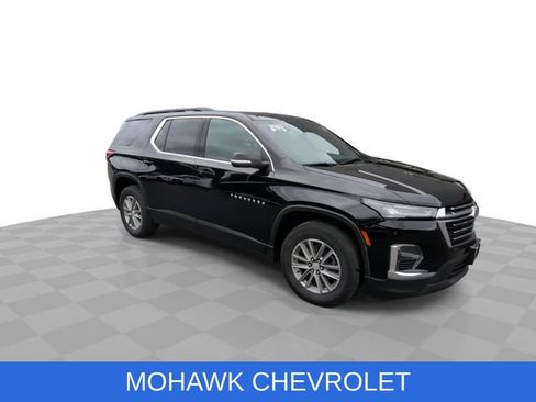 Used 2023 Chevrolet Traverse LT w/ Rear Camera Mirror Package AWD/4WD image 2