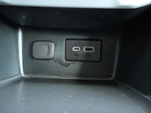 Used 2023 GMC Acadia SLE FWD image 53