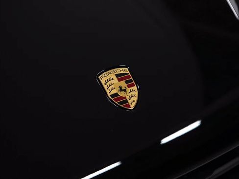 Certified 2025 Porsche Macan image 34