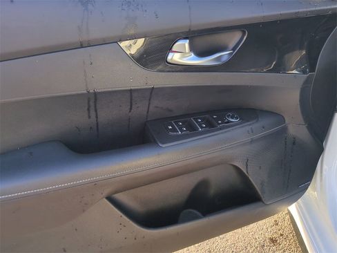 Used 2023 Kia Forte GT-Line w/ GT-Line Premium Package image 22