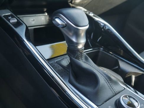 Used 2023 Kia Sorento SX image 38