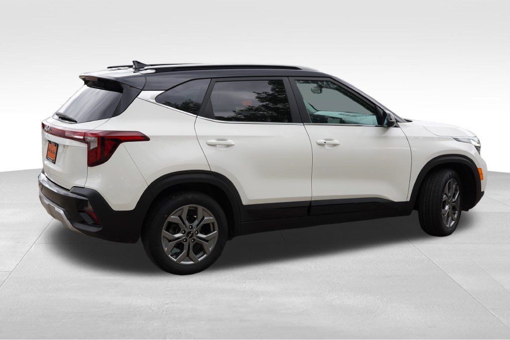 Certified 2024 Kia Seltos S FWD image 4