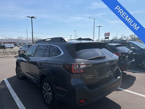 Used 2023 Subaru Outback Premium image 4
