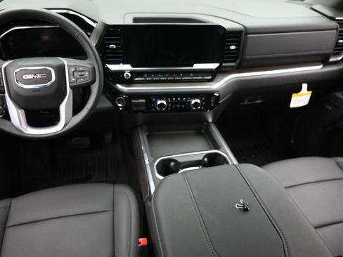 New 2026 GMC Sierra 2500 SLT w/ SLT Convenience Package image 15