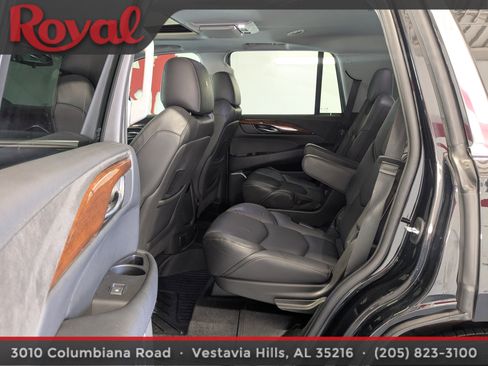Used 2020 Cadillac Escalade Luxury RWD image 18