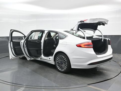 Used 2017 Ford Fusion SE w/ Fusion SE Technology Package FWD image 49