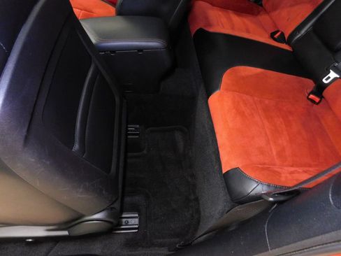 Used 2015 Dodge Challenger R/T Plus RWD image 38