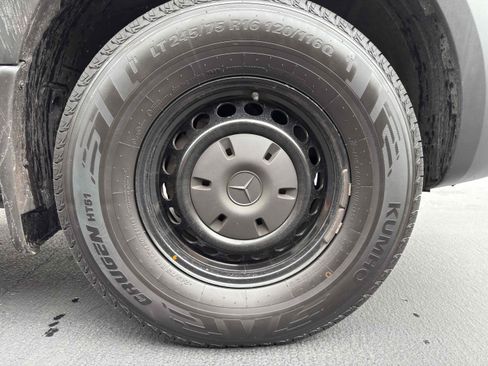 Used 2023 Mercedes-Benz Sprinter 2500 image 16