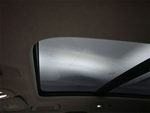 Used 2023 Volvo XC40 B5 Plus w/ Protection Package Premier image 19