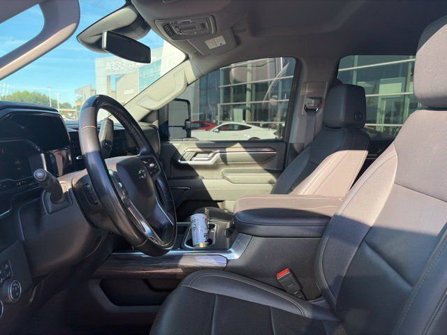 Used 2024 Chevrolet Silverado 2500 LTZ w/ LTZ Plus Package AWD/4WD image 9