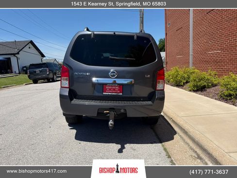 Used 2011 Nissan Pathfinder LE w/ Navigation Pkg AWD/4WD image 4
