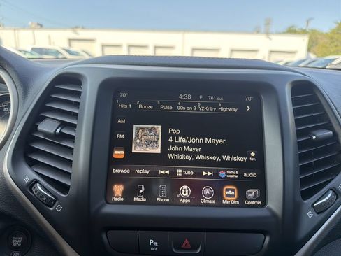 Used 2018 Jeep Cherokee Limited w/ High Altitude Package AWD/4WD image 23