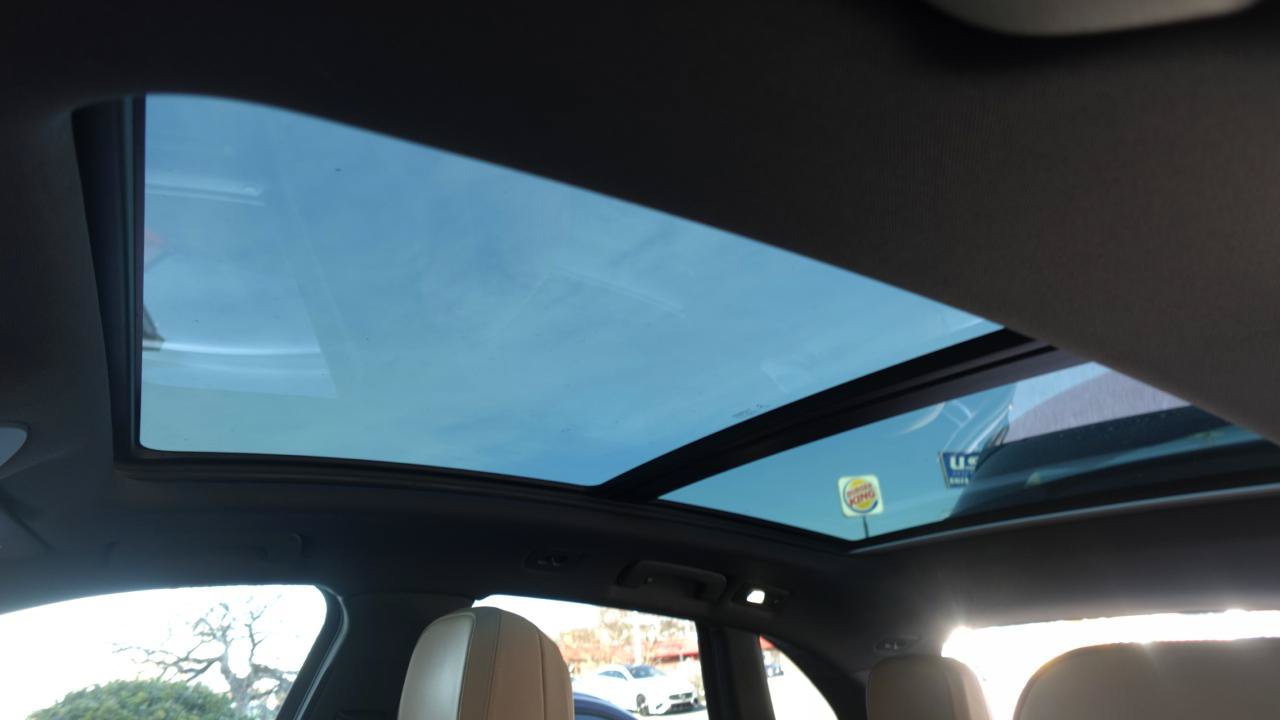 Used 2022 Porsche Macan w/ Premium Package AWD/4WD image 15