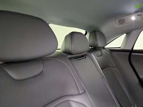 Used 2025 Lucid Air Pure RWD image 40