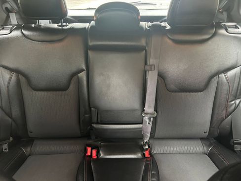 Used 2025 Jeep Compass Trailhawk image 37