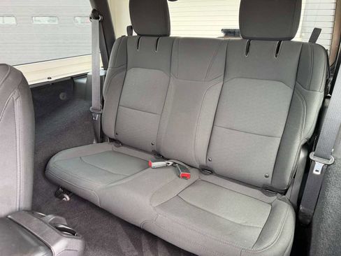 Used 2019 Jeep Wrangler Sport AWD/4WD image 11