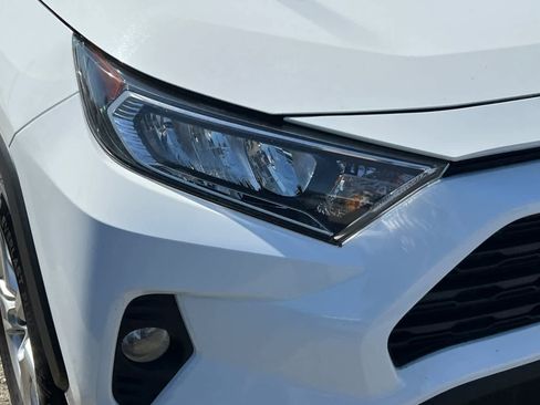 Used 2021 Toyota RAV4 XLE image 14