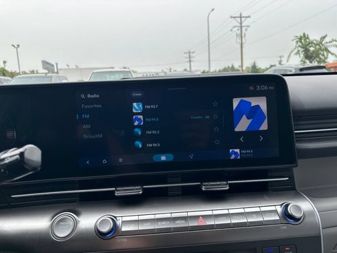Used 2025 Hyundai Kona SEL AWD/4WD image 52