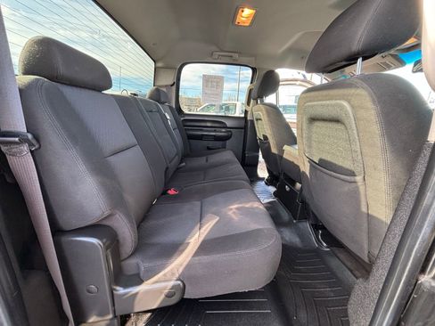Used 2011 Chevrolet Silverado 2500 LT w/ Interior Plus Package image 19