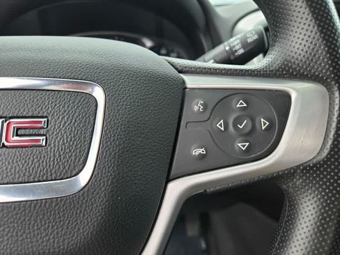 Used 2024 GMC Terrain SLE AWD/4WD image 18
