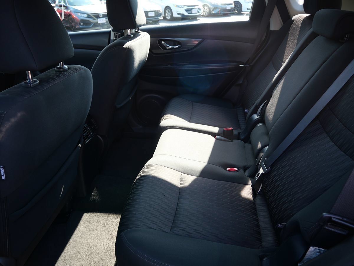 Used 2018 Nissan Rogue S AWD/4WD image 20