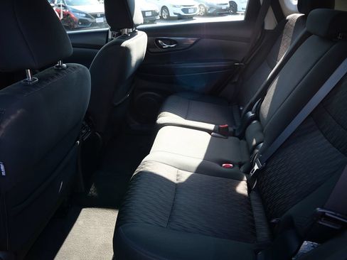 Used 2018 Nissan Rogue S AWD/4WD image 20