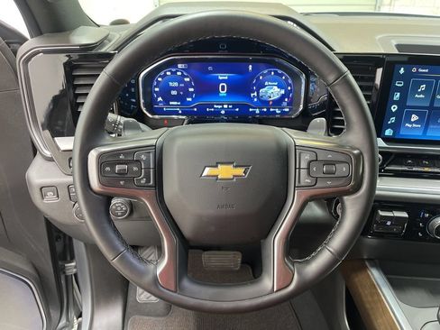 Used 2025 Chevrolet Silverado 1500 High Country w/ Technology Package AWD/4WD image 18