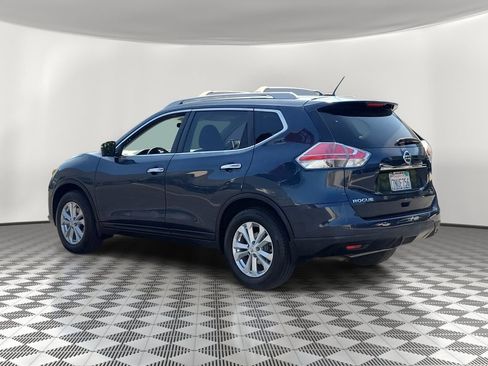Used 2015 Nissan Rogue SV w/ SV Premium Package FWD image 4