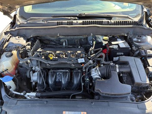 Used 2015 Ford Fusion SE image 12